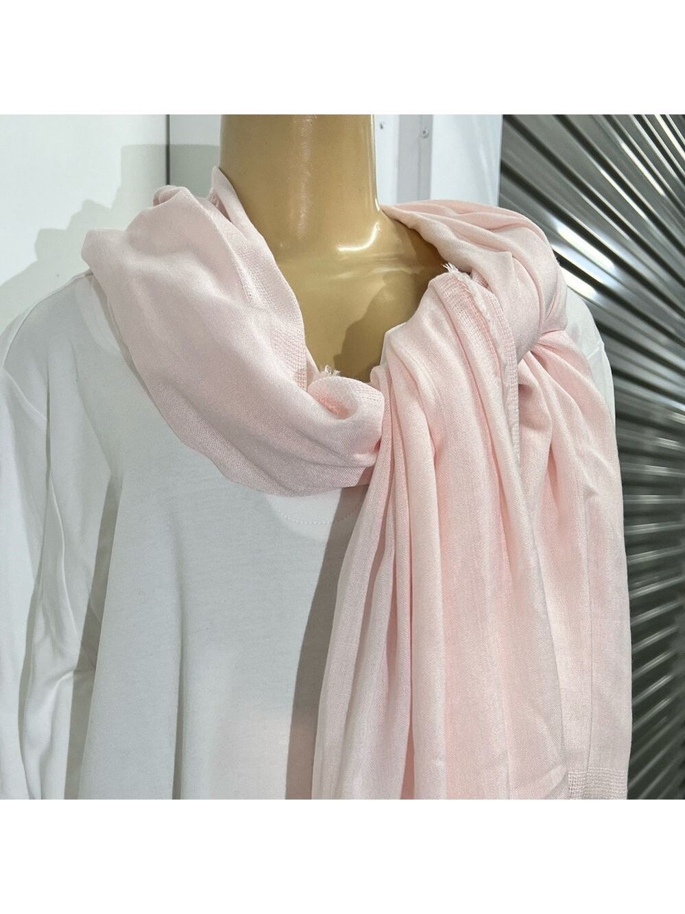 NWT Nordstrom Rack Pink Spring/Summer Scarf - Picture 4 of 8